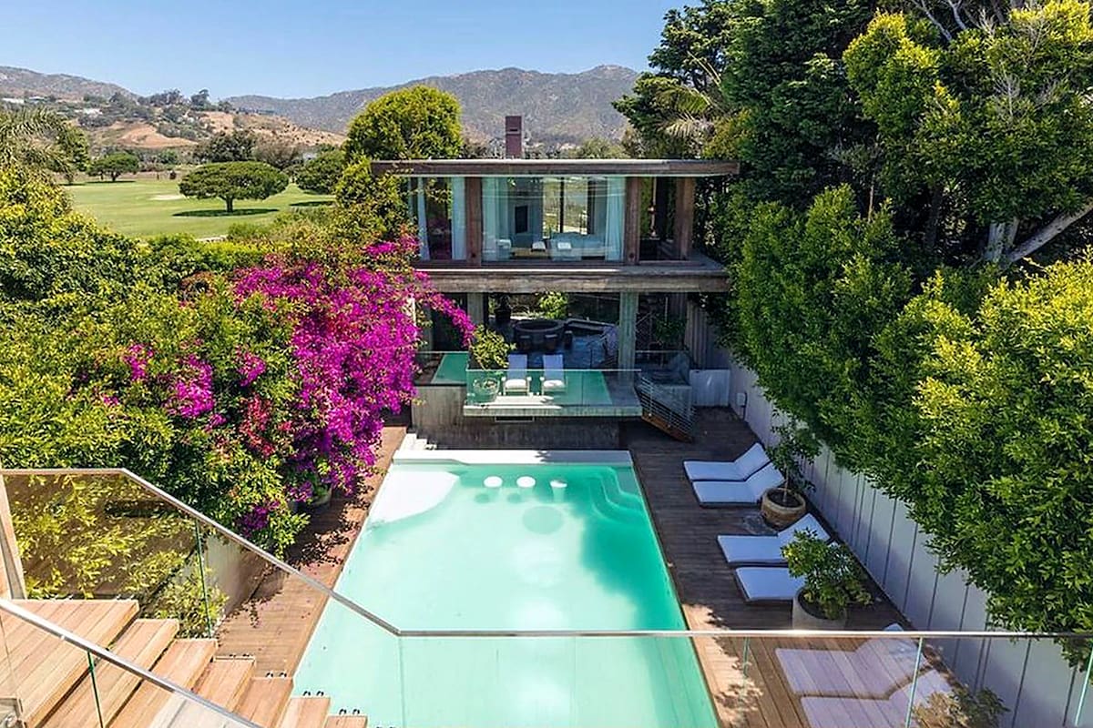 Pamela Anderson está vendiendo su casa en Malibú por US$14,9 millones de dólares. Ella ha decidido mudarse a Canadá con su nuevo esposo.