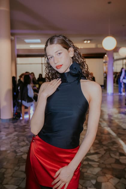 Pamela Baigun, de "Margarita", en el desfile de Sadaels en la Galería Larreta