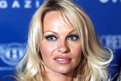 Pamela dice, a los 47, que nunca se sintió bella...