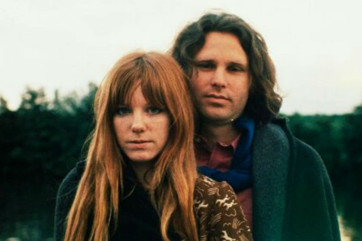 Se cumplen 50 años de la muerte de Jim Morrison, a los 27 años y en París; los rumores que aun persisten sobre su muerte
