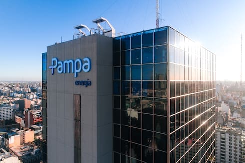 Los detalles del crédito que negocia Pampa Energía para construir la mayor planta de urea de la región