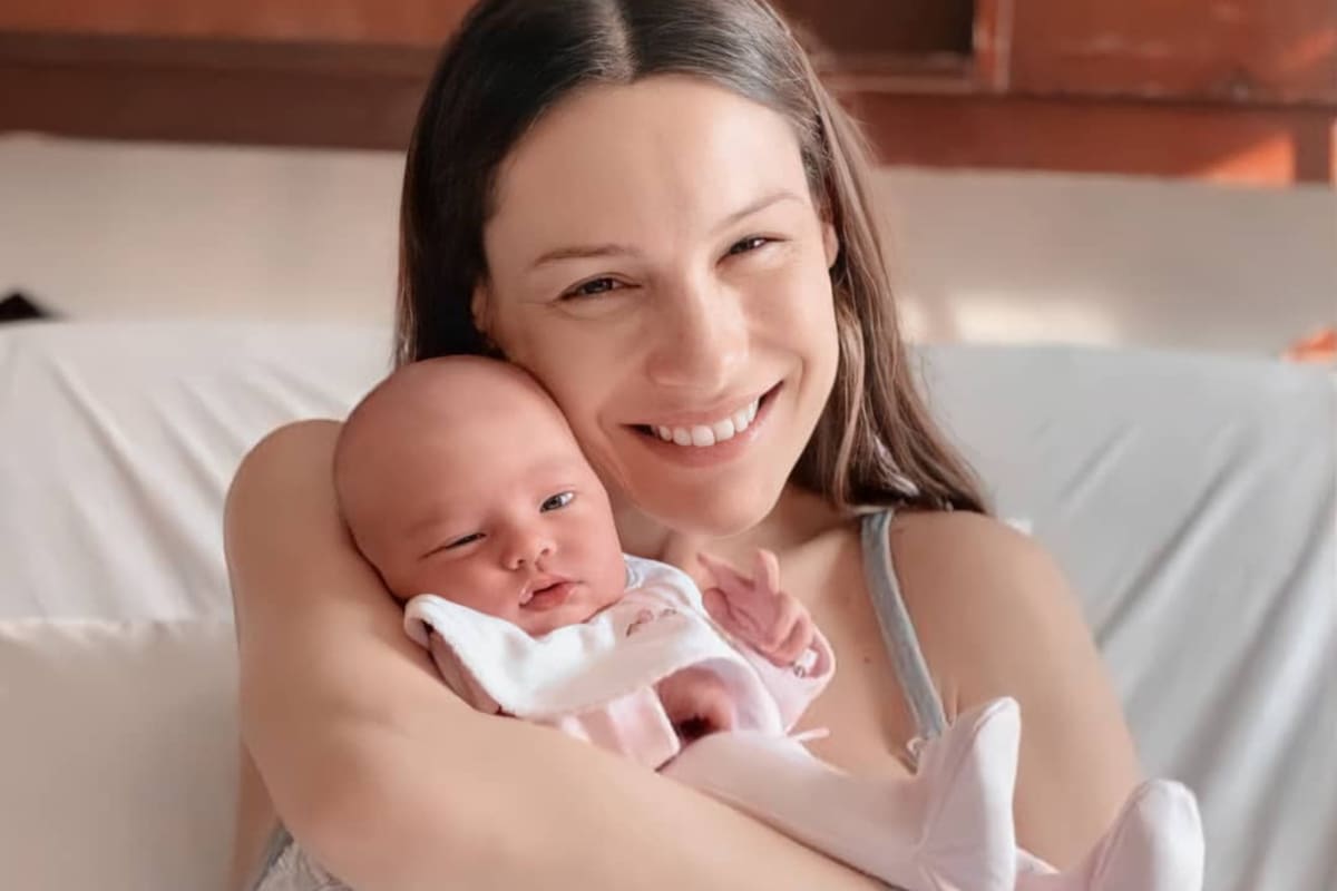 Pampita Ardohain fue recibida con un particular detalle que encontró en su camarín, que ahora compartirá con Ana García Moritán