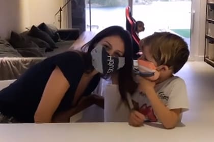 Pampita Ardohain mostró cómo hacer tapa bocas caseros en su Instagram