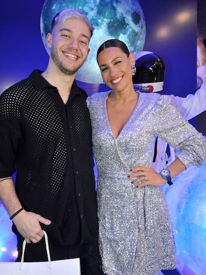 Pampita Ardohain y Nacho Castañares coincidieron en el evento y no dudaron en sacarse una foto juntos, a pura sonrisa