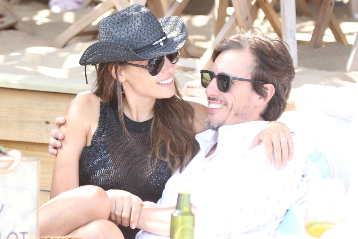Pampita Ardohain y Roberto García Moritán siguen vacacionando con familia ensamblada en Punta del Este