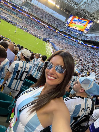 Pampita compartió en sus redes las mejores postales del partido de los 16avos de final de la Copa del Mundo (Foto: Instagram @pampitaoficial)