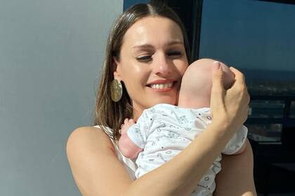 Pampita junto a su hija Ana (Foto: Instagram/@pampitaoficial)