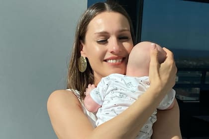 Pampita junto a su hija Ana, fruto de su relación con Roberto García Moritán (Foto: Instagram/@pampitaoficial)