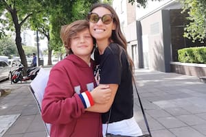 Pampita junto a su hijo Bautista cuando todavía era un niño: ahora pegó el estirón