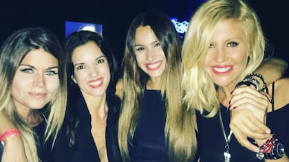Pampita le cantó al corazón partido