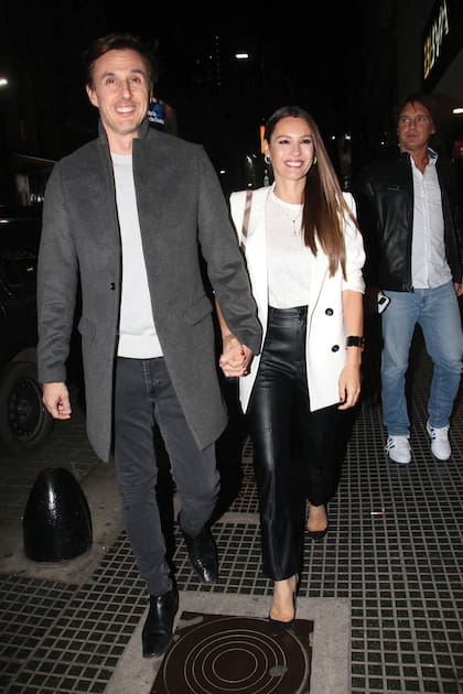 Pampita no se quiso perder el estreno de su ex, Benjamín Vicuña, y acudió en compañía de su marido, Roberto García Moritán.