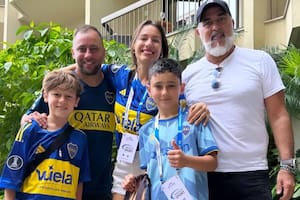 Pampita se encontró con Benja y su padre para ir a ver a Boca al Estadio Maracaná (Foto Instagram @pampitaoficial)