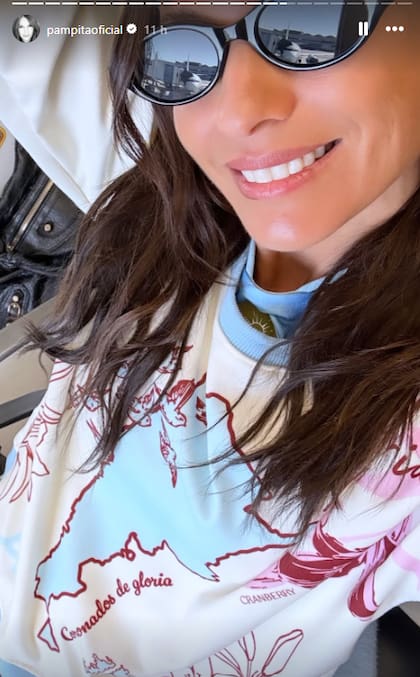 Pampita también lució un buzo patriota en la previa de Argentina vs. Argelia