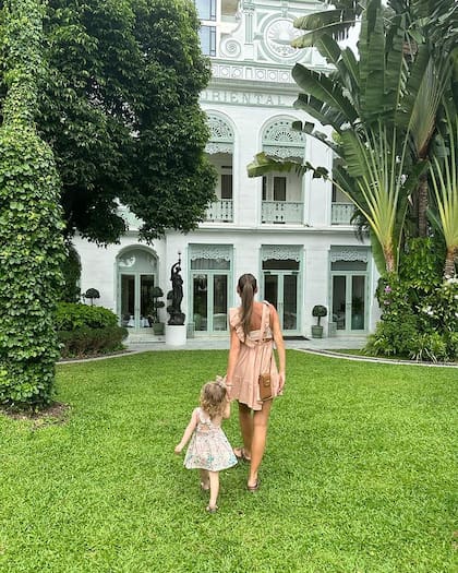 Pampita y Ana recorrieron lugares increíbles en su visita a Tailandia