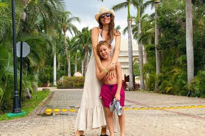 Pampita y Beltran disfrutando de un merecido descanso en México