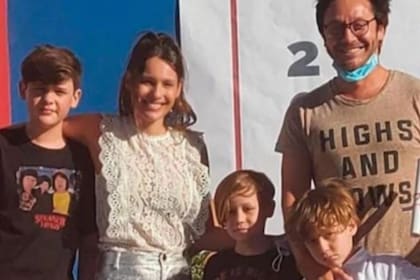 Pampita y Benjamín volvieron a reunirse en familia por Benicio, el pequeño que finalizó el jardín de infantes. Imagen: @chusmeteando