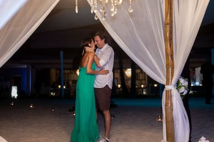 Pampita y Roberto García Moritán durante la propuesta de matrimonio