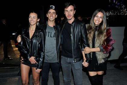 Pampita y Roberto García Moritán junto al hermano de la modelo, Guillermo, y su novia Malena Zermoglio