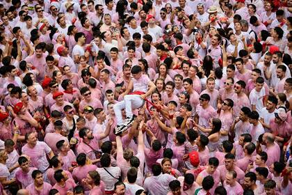 Pamplona atrae a miles de asistentes para los Sanfermines