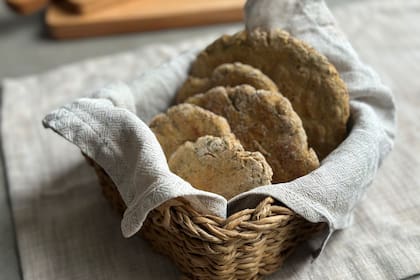Pan de garbanzos: excelente maridaje del choclo junto con vino tinto