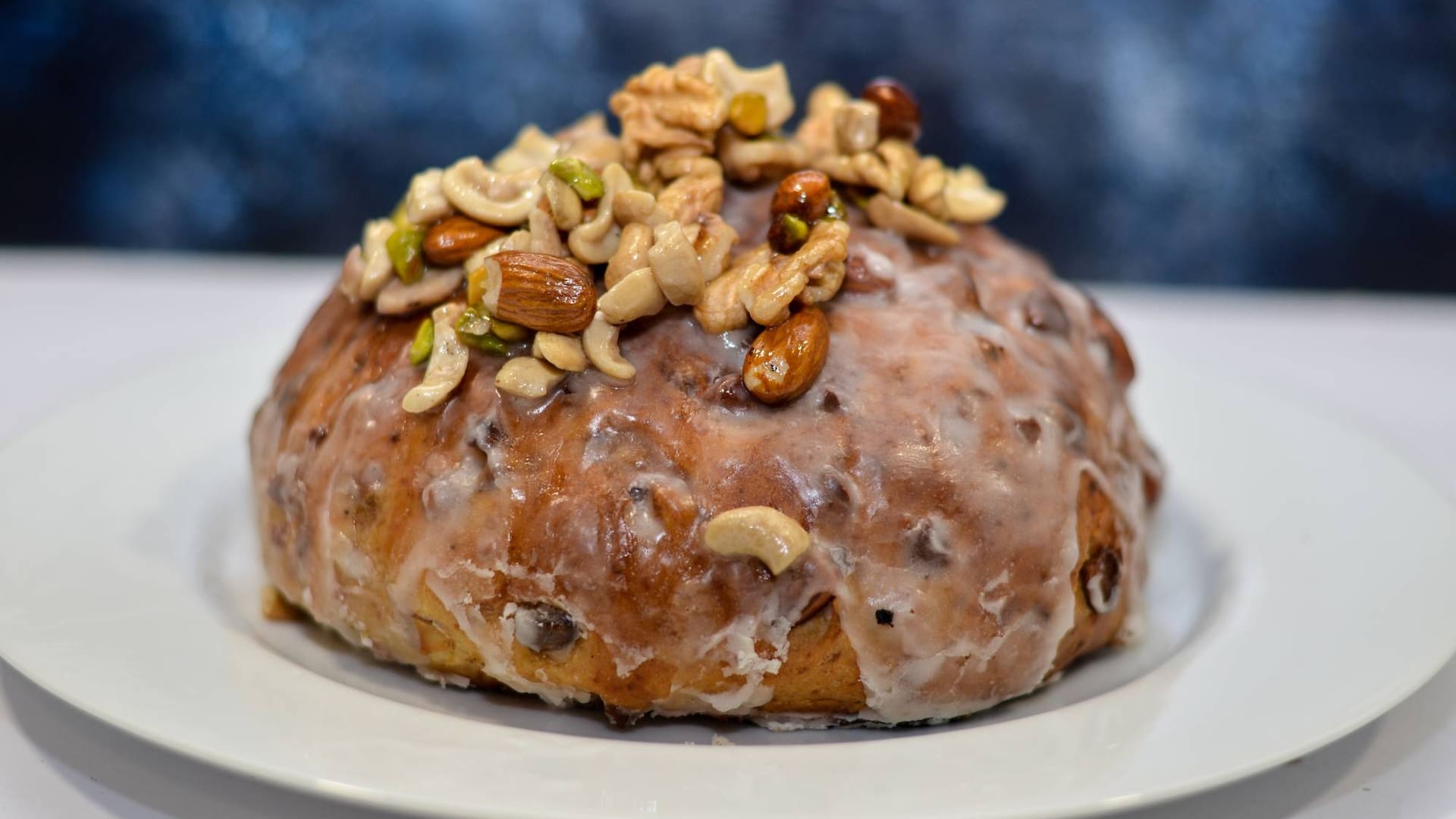 Pan dulce con frutos secos .