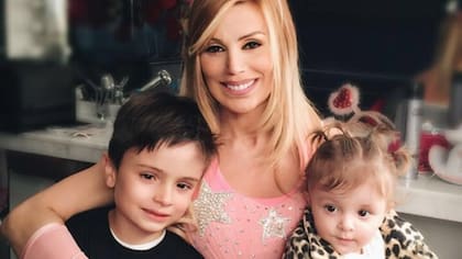 Panam junto a sus dos hijos, Luca y Sofía