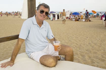 Pancho, relajado en la playa de Punta del Este