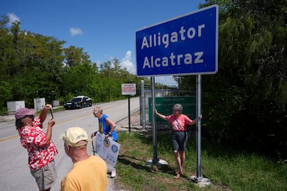 Panel de corte de apelaciones suspende orden de cerrar "Alcatraz de los Caimanes" de Florida