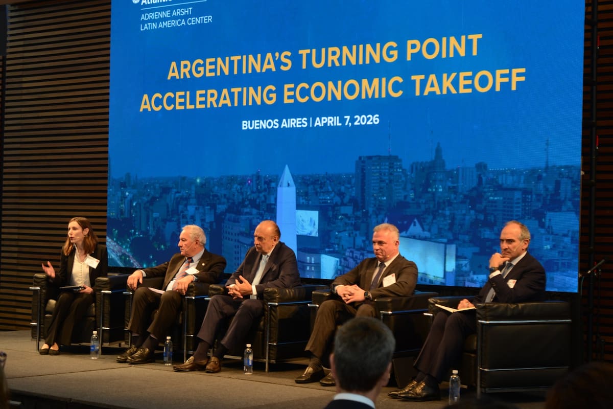 Panel en el que participó José Luis Manzano