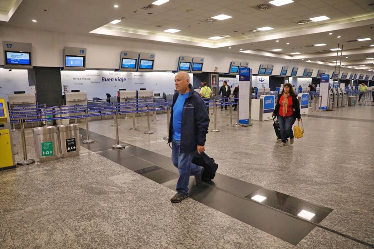 Panorama que presenta el Aeroparque Jorge Newbery tras las medidas de seguridad decretadas por el coronavirus