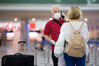 Panorama que presentaba hoy a la madrugada el aeropuerto de Ezeiza, llegaron vuelos de Cuba y España