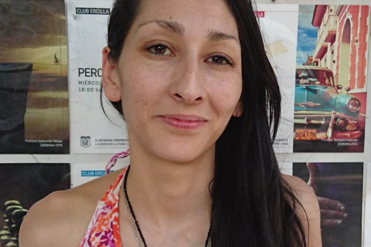 Paola Acuña se enteró que tenía VIH cuando estaba embarazada. Años después y con su tratamiento encaminado, eligió tener otro. Ninguno de sus hijos es VIH y no fue una decisión peligrosa. Ahora lucha por los derechos de las personas que viven con el virus y quiere sacar el estigma de las madres posi