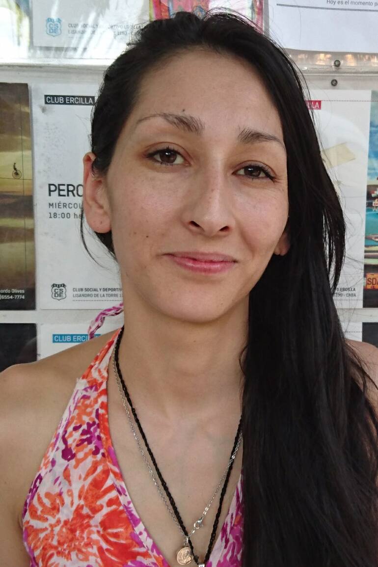 Paola Acuña se enteró que tenía VIH cuando estaba embarazada. Años después y con su tratamiento encaminado, eligió tener otro. Ninguno de sus hijos es VIH y no fue una decisión peligrosa. Ahora lucha por los derechos de las personas que viven con el virus y quiere sacar el estigma de las madres posi