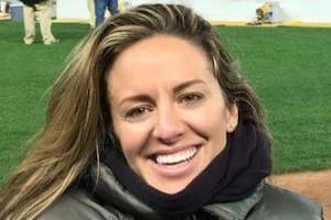Paola Roldán, antes de padecer los estragos del ELA, que la mantiene postrada en una cama y sufriendo intensos dolores