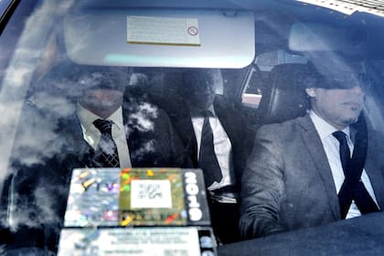 Paolo Rocca al ingresar en su vehículo a los tribunales