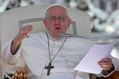 El Papa Francisco pronuncia su discurso durante la audiencia general semanal en el Aula Pablo VI del Vaticano el 6 de septiembre de 2023