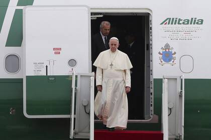 El avión de Alitalia en el que viajó Francisco aterrizó en Seúl a las 10:15 hora local (22:15 de la Argentina), tras haber recorrido casi 9000 kilómetros