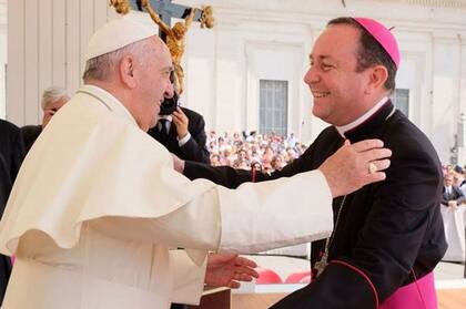Gustavo Zanchetta junto al Papa Francisco