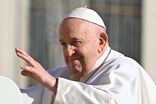 El papa Francisco dejará mañana el hospital Gemelli, en Roma, y volverá al Vaticano