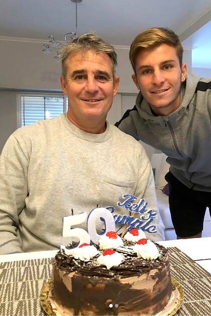 Papá Marcelino y Giuliano Galoppo, una de las figuras de Banfield en la actualidad