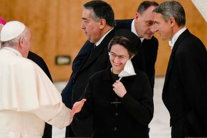 Papa modifica ley que permite a mujer liderar Estado de la Ciudad del Vaticano, tras nombrar a monja