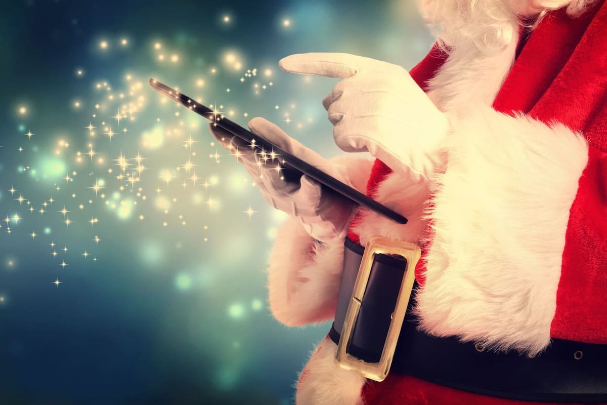 Papá Noel con una tablet