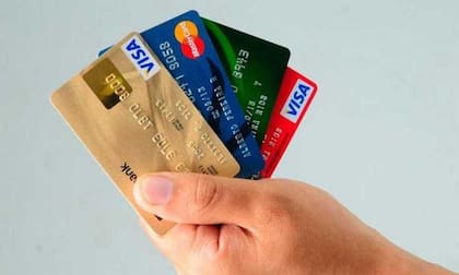 Para algunos economistas, la tarjeta de crédito va a impulsar el consumo, mientras que otros opinan que solo será una herramienta para compras impostergables