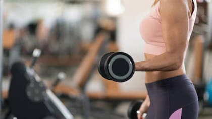 Para aquellos que buscan aumentar la masa muscular, es crucial evitar ciertos tipos de ejercicios y enfoques de entrenamiento
Foto: iStock