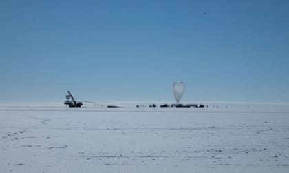 Para captar las señales de emisión, el detector de radio está a bordo de un globo que capturando lo que se conoce como lluvias de hielo (Foto: Gentileza Stephanie Wissel, Pennsylvania State University)