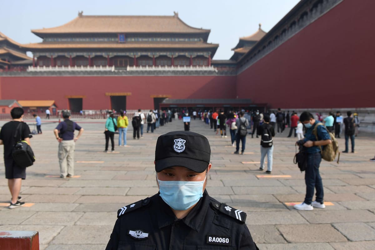 Para celebrar del Día del Trabajador,los chinos visitan la Ciudad Prohibida