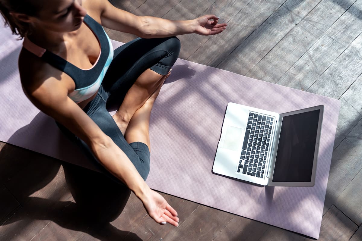 Para celebrar el día del yoga, habrá clases online gratuitas
