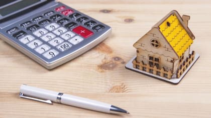 Para comprar una casa con un sueldo anual de 100.000 dólares se deben calcular también los impuestos de la vivienda