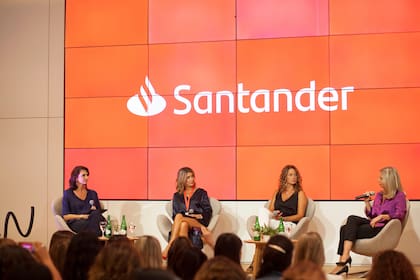 Para conmemorar el Día Internacional de la Mujer y a casi un año del lanzamiento de su "Banca Women" Santander organizó una jornada a pura reflexión, emoción y empoderamiento