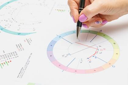 Para conocer la predisposición al amor de cada persona, se deben analizar varios elementos de la carta astral
